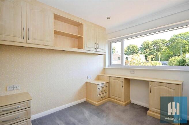 4 bed Semi-Detached to rent Image 6