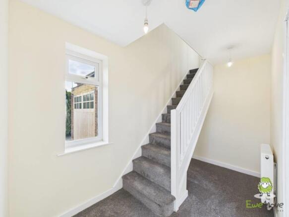 Entrance hall - Emily Dimelow Ewemove Whitchurch a