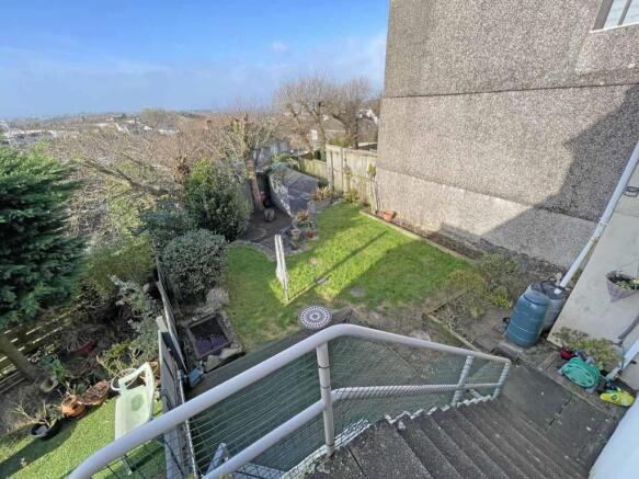 Dayton Close 51 Garden Front...jpg