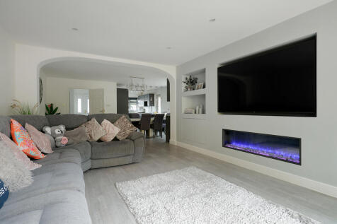 Woodroyd Gardens, Horley, Surrey, RH6