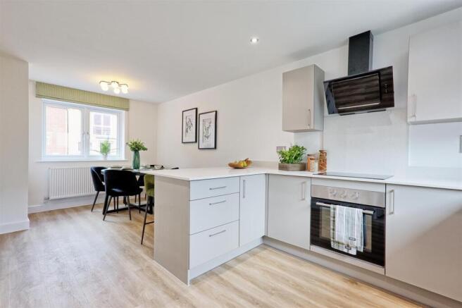 KITCHEN/DINING