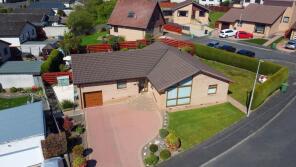 Evergreen, Glenavon Place, Brightons FK2 0TA