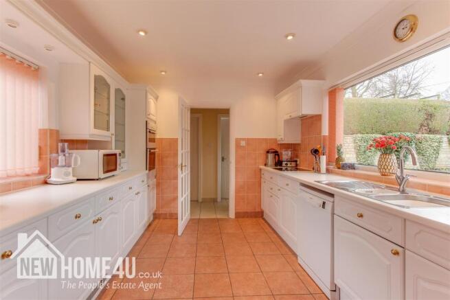 KITCHEN: