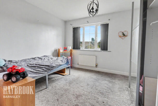 4 bed Detached for sale Image 12