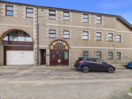 Market Square, Hayle - Superb first floor flat