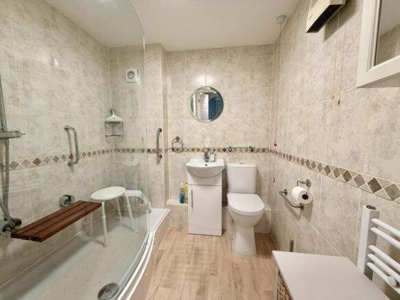 1 bed Retirement Property for sale Image 10