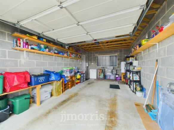 Detached Garage