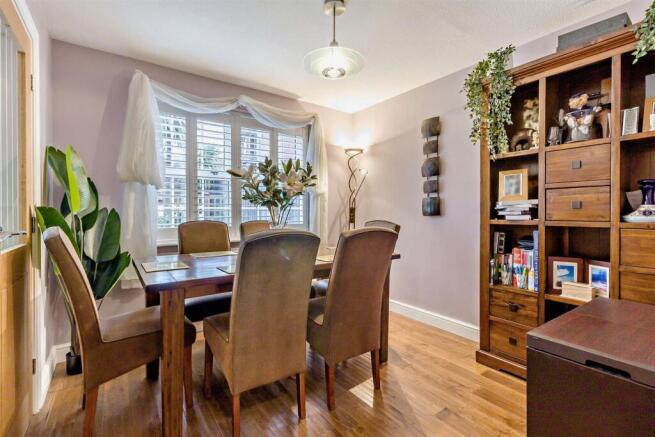 4 bed Detached for sale Image 6