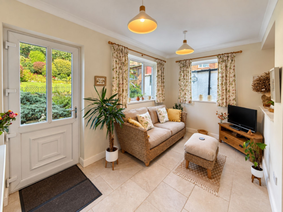 Hilton Lane, Prestwich, M25 photo 4