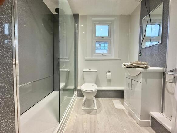 Bathroom WhatsApp Image 2026-01-12 at 10.38.27 (1)