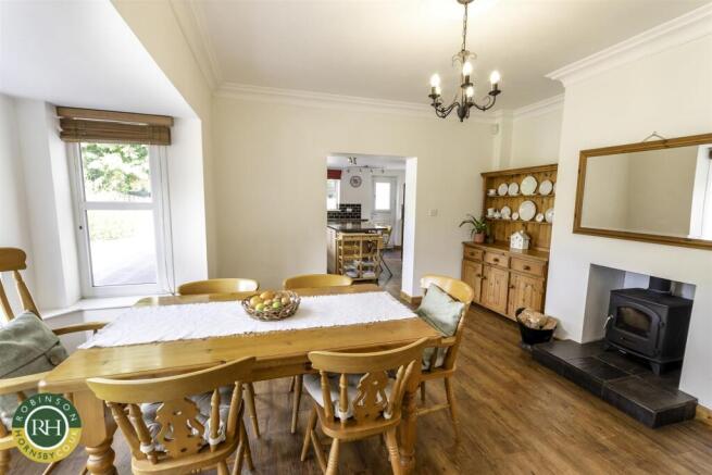 3 bed Detached for sale Image 8