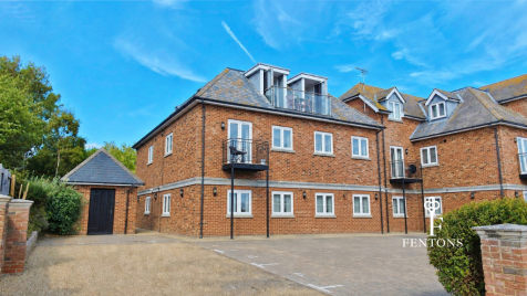Earlswood Lodge, Naze Park Road, Walton-on-the-Naze