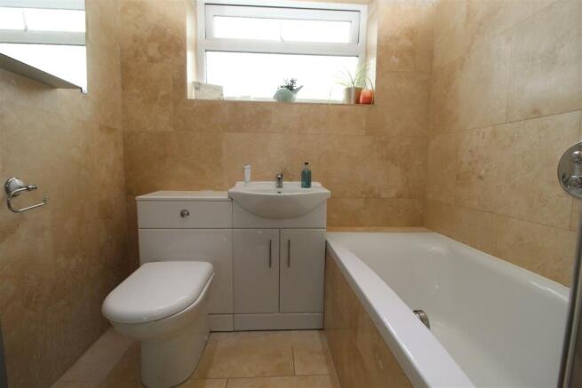 BATHROOM/ W.C.