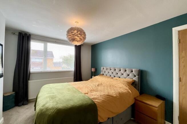 4 bed Semi-Detached for sale Image 11