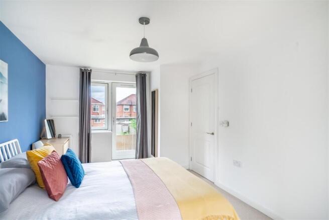 2 bed Semi-Detached to rent Image 10