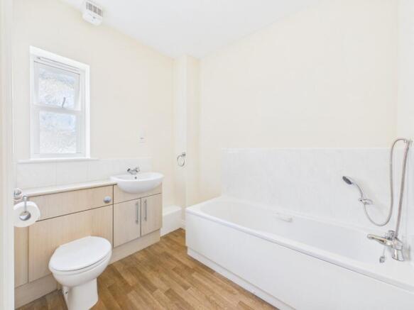 2 bed Flat for sale Image 8