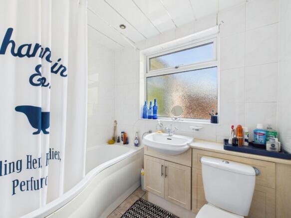 3 bed Semi-Detached for sale Image 10