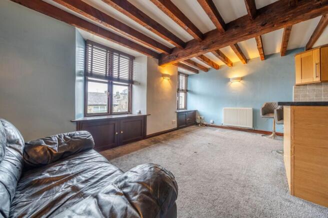 OPEN PLAN LIVING AREA