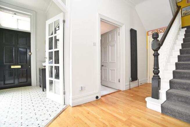 6 bed House for sale Image 7