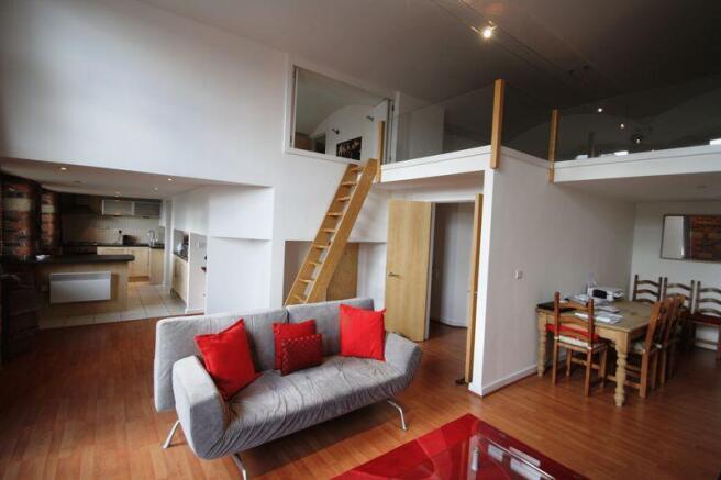 2 bed Flat to rent Image 7