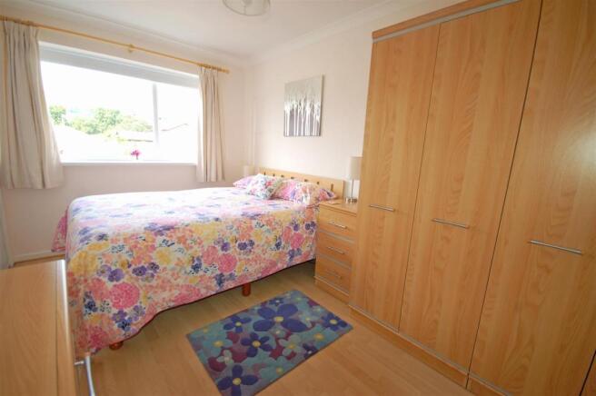 DOUBLE BEDROOM 2