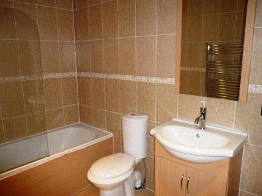 2 bed Flat to rent Image 4