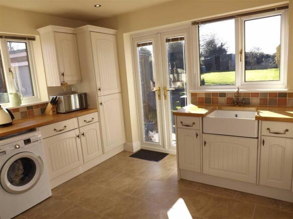 KITCHEN AREA