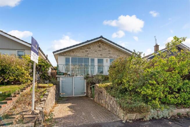 3-bed detached on Viking Way, Horndean, £325,000