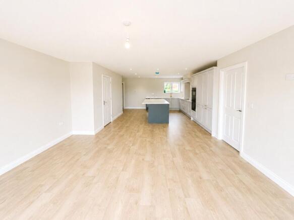 3 bed Bungalow for sale Image 7