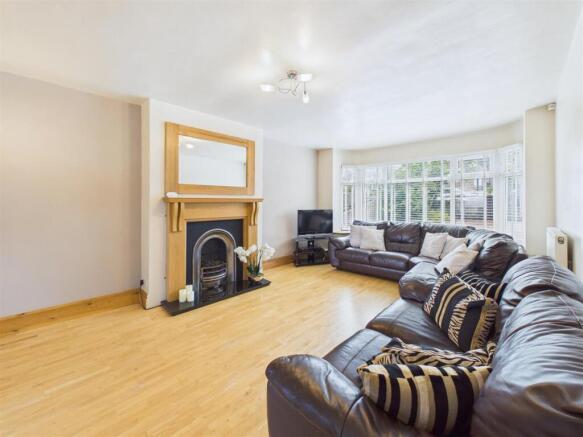 4 bed Detached for sale Image 7