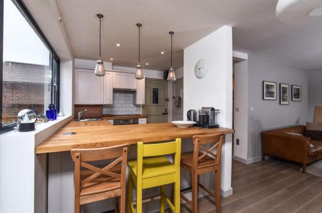 kitchen/dining area