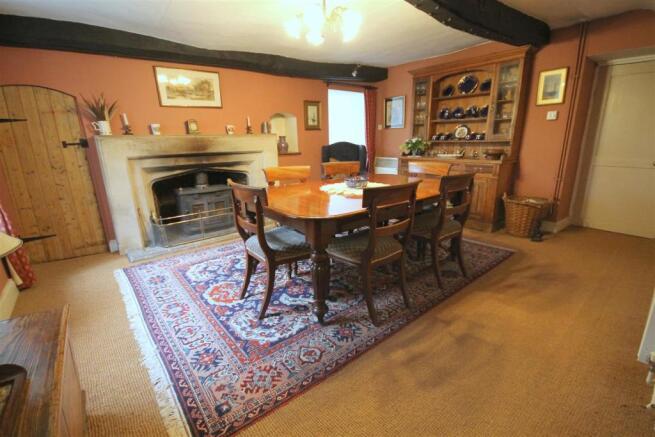 E Dining Room 4.JPG