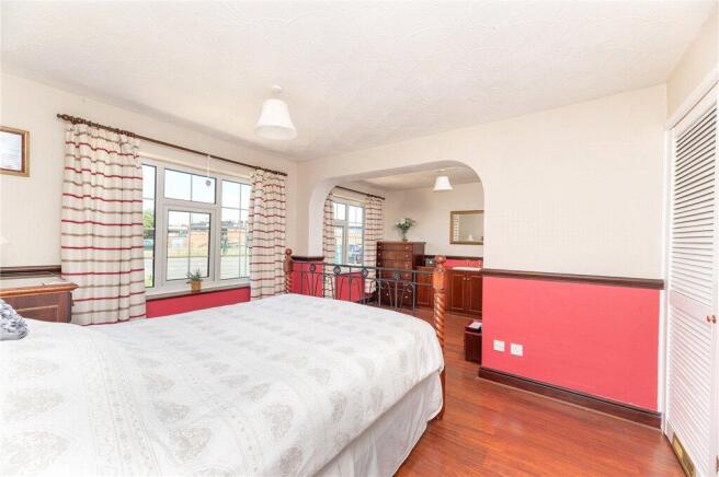 4 bed Detached for sale Image 12