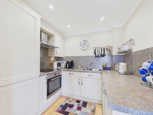 2 bed Apartment for sale Image 4