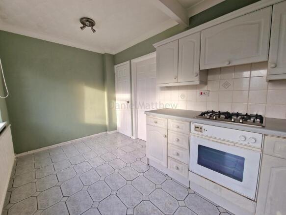 Kitchen/ Breakfast Room