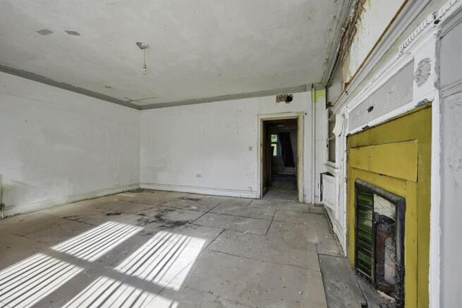 4 bed Terraced for sale Image 8