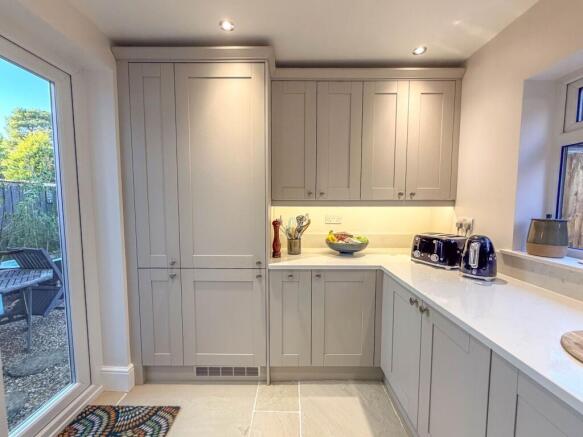 Cleveley Drive, Nuneaton, CV10 photo 4