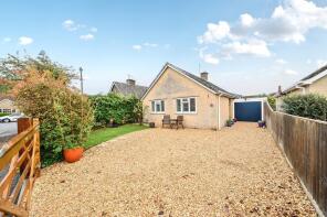 15, Greenfield Crescent, Witney OX29 8EH