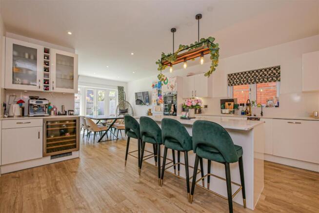 Kitchen/Breakfast Room