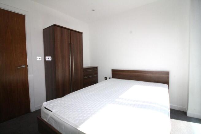 2 bed Apartment to rent Image 11