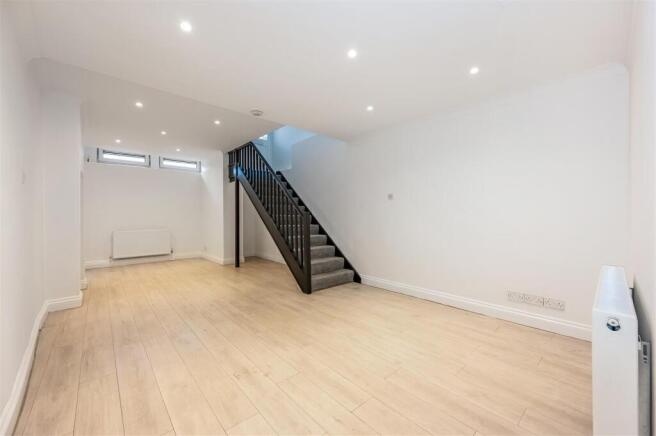 Sitting Room / Dining Room