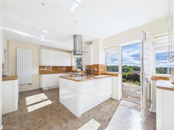 KItchen/ Breakfast Room