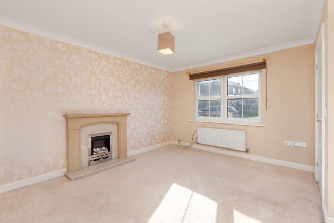 4 bed Link Detached House to rent Image 2