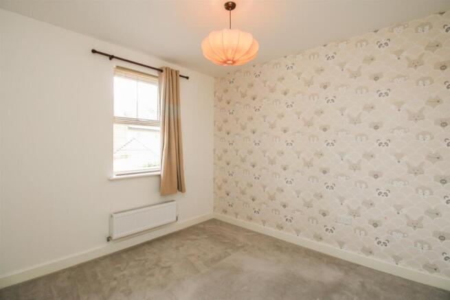 4 bed Detached for sale Image 9