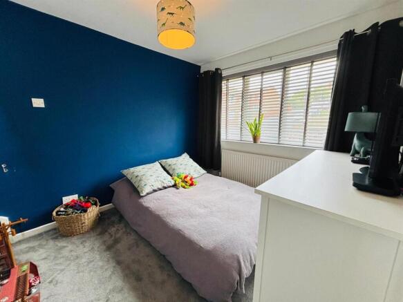 3 bed Town House for sale Image 9