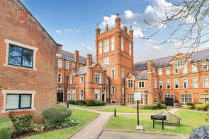 Flat 9, Windsor House, King Edward Place, Bushey WD23 2RH