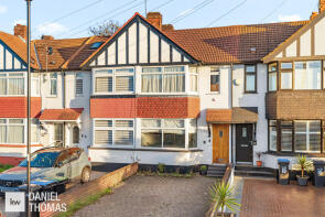 8, Freemantle Avenue, Enfield EN3 4UB