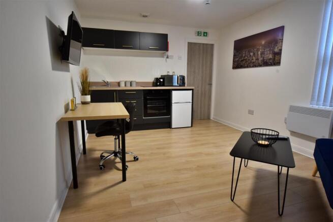 1 bed Apartment to rent Image 4