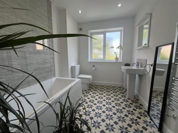 4 bed Town House for sale Image 12