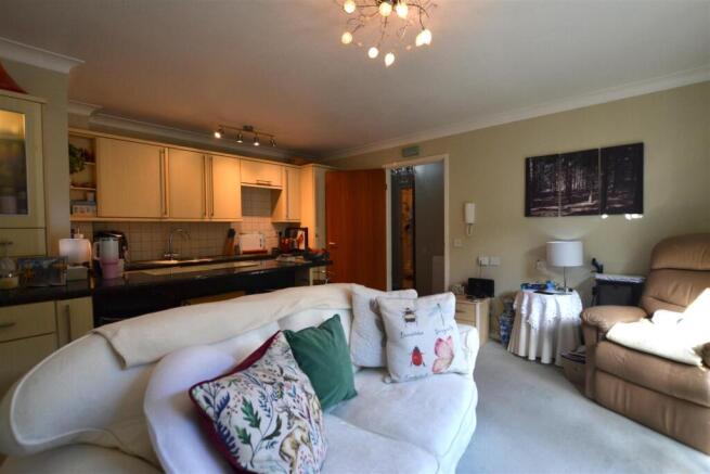 Livingroom.jpg